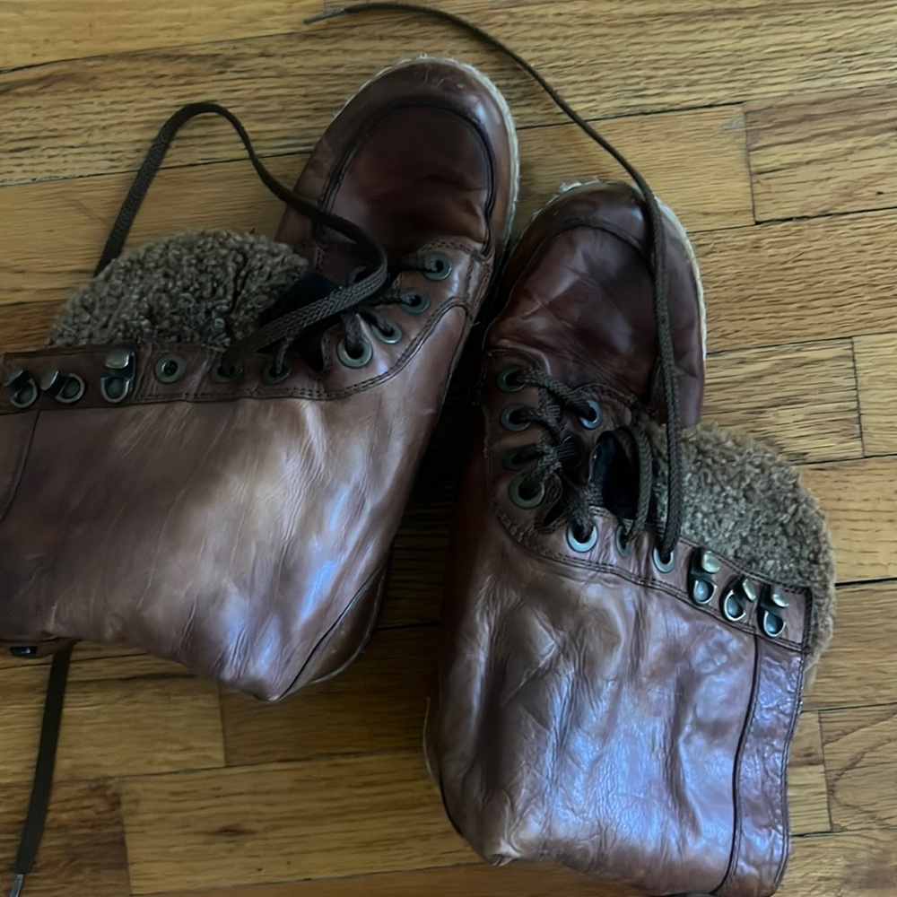 Stuart Weitzman Snowboots 6.5